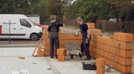 Ściana wznoszona z ceramiki poryzowanej Porotherm, fot. Wienerberger